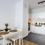 Urban Chic - Cozy And Stylish - Rondo Onz - Pereca