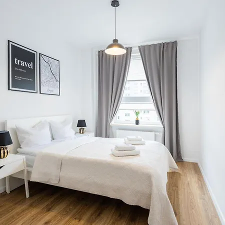 Urban Chic - Cozy And Stylish - Rondo Onz - Pereca Warschau