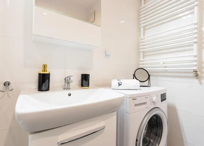 Urban Chic - Cozy And Stylish - Rondo Onz - Pereca Warszawa