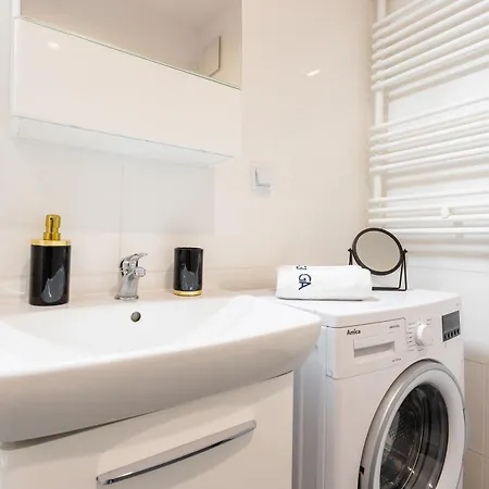 Urban Chic - Cozy And Stylish - Rondo Onz - Pereca Warszawa